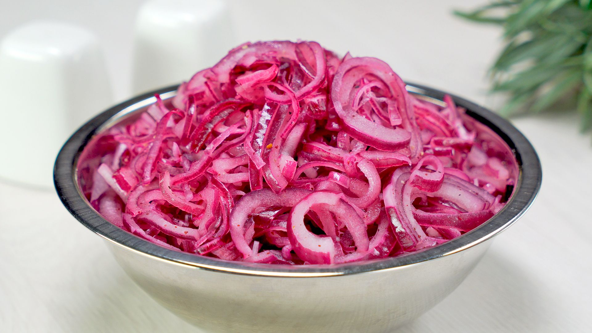 Лук красный маринованный