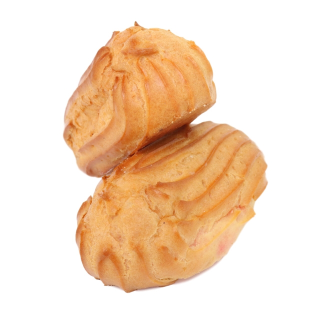 ekler-mini-so-slivkami-so-sguschenkoy-s-tvorozhnym-kremom-i-drugimi-nachinkami-0